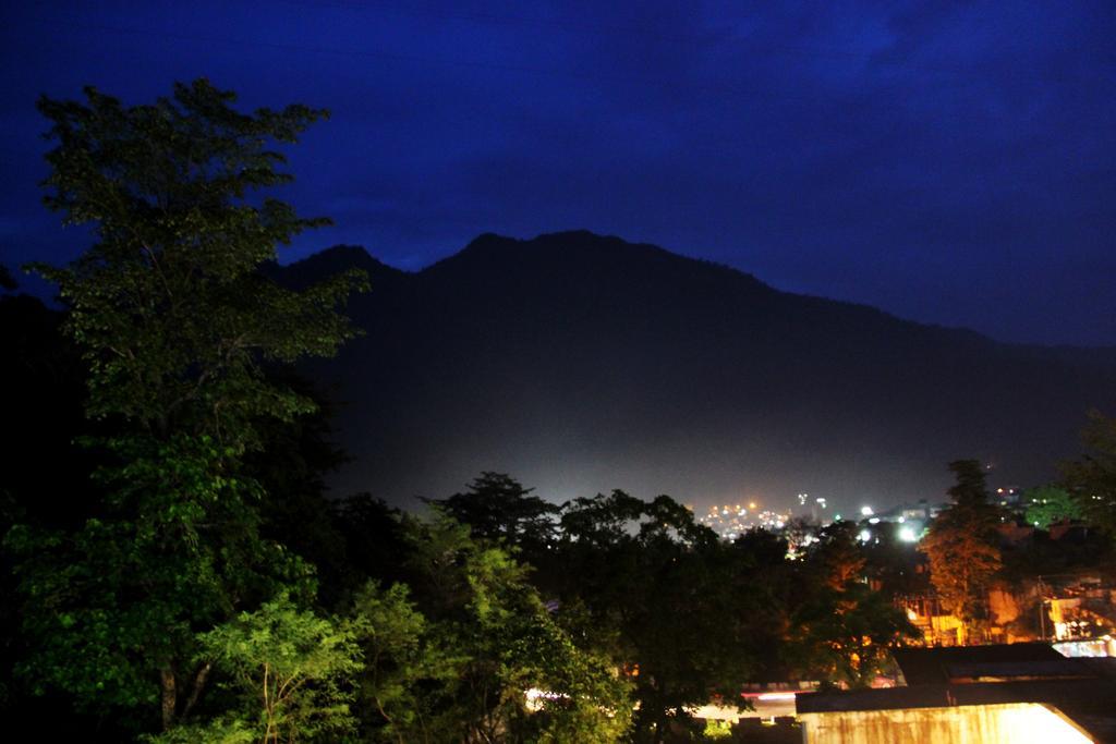 Hotel Rishikesh Sadan A Yoga & Spritual Retreat Tapovan Exterior foto
